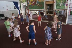 La Grădinița „Angel Kids”, dansul devine o joacă plină de veselie!